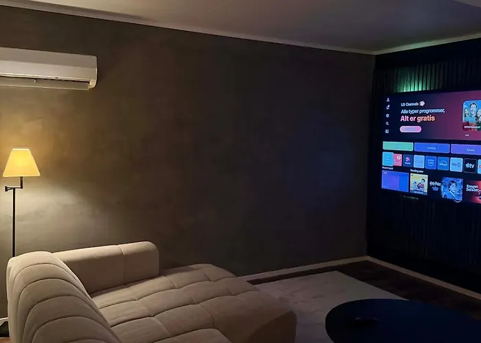 Apartment Calm, Big, Modern House In A Quiet Neighbourhood Senja